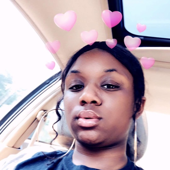 Meet your Posher, Alexus - Picture 5 of 6